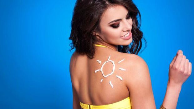 Bagian-bagian tubuh yang harus memakai sunscreen/Foto: Freepik.com/gpointstudio