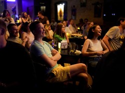 Kenapa Kita Tertawa? Pakar Ungkap Alasan di Baliknya