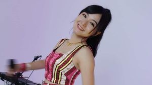 Pesona Carollyne Dewi yang Suka Berbagi dengan Orang Pinggiran