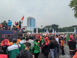 Demo di DPR, Buruh Tolak UU PPP-Kampanye Pemilu 75 Hari