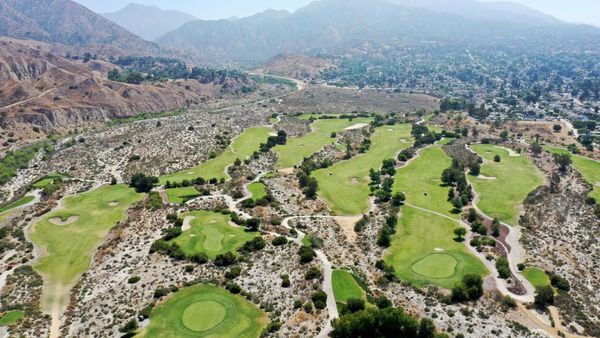 Diterpa Kekeringan, Lapangan Golf di AS Jadi Acak-acakan