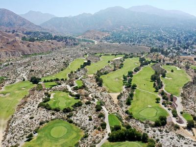 Diterpa Kekeringan, Lapangan Golf di AS Jadi Acak-acakan