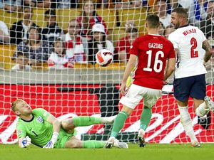 Inggris Jadi Bulan-bulanan Hungaria