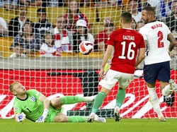 Inggris kehilagan Stones pada menit ke-82. Ia menerima kartu kuning kedua usai melanggar Daniel Gazdag. Gazdag pula yang mencetak gol keempat Hungaria dan menambah perih Inggris pada menit ke-89. Pertandingan berakhir 0-4 untuk kemenangan Hungaria.