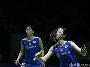 Penampilan Agresif Apriyani Bikin Ganda Jepang Terkejut Penampilan Agresif Apriyani Bikin Ganda Jepang Terkejut