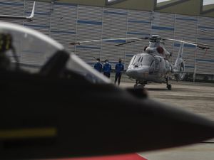 Melihat Koleksi Pesawat di Hanggar PTDI Bandung