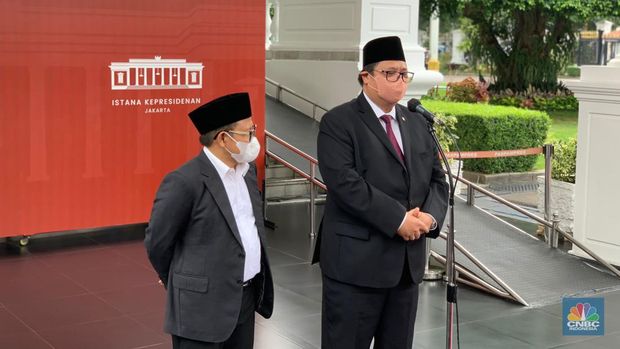 Menko Perekonomian Airlangga Hartarto di Istana Kepresidenan Jakarta (CNBC Indonesia/ Chandra Gian Asmara)