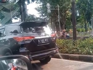 Jalur Busway Cuma untuk Bus TransJakarta, Pelat RF Jangan Coba-coba Masuk Jalur Busway Cuma untuk Bus TransJakarta, Pelat RF Jangan Coba-coba Masuk