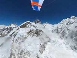 3 Pendaki asal Nepal Hilang Usai Jatuh ke Jurang Gunung Everest
