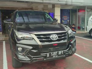 Viral Aksi Fortuner Plat RF Terobos Busway Berujung Diciduk Polisi Viral Aksi Fortuner Plat RF Terobos Busway Berujung Diciduk Polisi