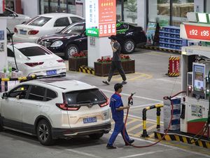 Kenali 6 Ciri-ciri Mobil Mulai Boros Bensin