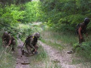 Momen Mencekam Tentara Ukraina Diserang di Hutan Momen Mencekam Tentara Ukraina Diserang di Hutan