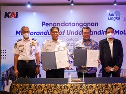 Cakep...Transjakarta dan KAI Kolaborasi untuk Peningkatan Pelayanan Pelanggan