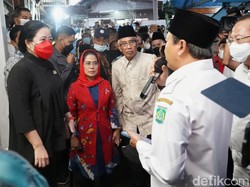Puan Maharani ke Pasuruan Salurkan Vaksin untuk Kendalikan Sebaran PMK