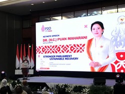 Kickoff P20 di Surabaya, Puan Bicara Krisis