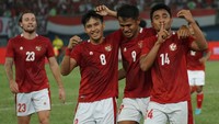 Babak kedua berjalan lebih mulus untuk Indonesia, terlebih Nepal sudah bermain dengan 10 orang saat tertinggal satu gol. 