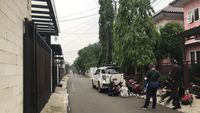 Suasana di Depan Rumah Nikita Mirzani yang Didatangi Polisi