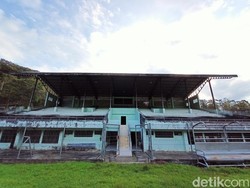 Stadion Massenrempulu Enrekang Memprihatinkan, Terbengkalai-Bau Pesing