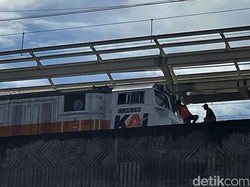 KA Jarak Jauh Berhenti di Stasiun Jatinegara Saat Kunjungan Paus