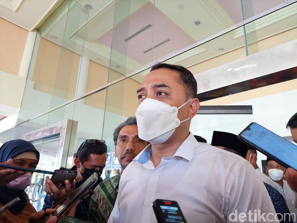 Siasat Wali Kota Eri Atasi Penghapusan Tenaga Honorer di Surabaya