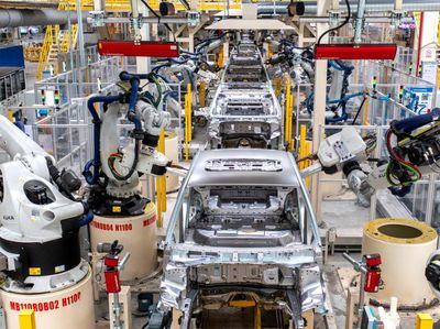 Lihat Lebih Dekat dengan Pembuatan Sedan Sport China,Geely