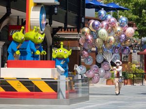 Selamat Ulang Tahun ke-6 Disneyland Shanghai Selamat Ulang Tahun ke-6 Disneyland Shanghai