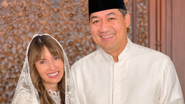 Berita Seputar Selebriti Insertlive Terkini : Kabar Terkini Mantan Model Dewa 19 usai Suami Kena Reshuffle Era Kabinet Jokowi