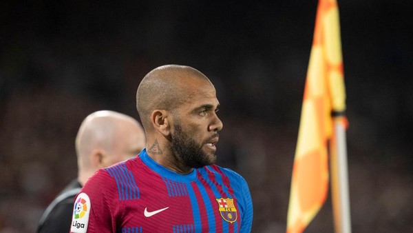 SYDNEY, AUSTRALIA - MAY 25: Dani Alves of FC Barcelona takes a corner during the match between FC Barcelona and the A-League All Stars at Accor Stadium on May 25, 2022 in Sydney, Australia. (Photo by Steve Christo - Corbis/Corbis via Getty Images)