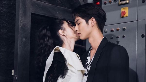 Davika Hoorne dan Bright Vachirawit Nempel Terus!