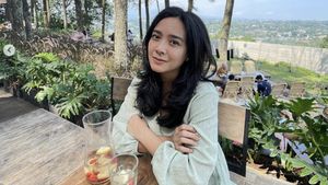 Dea Ananda Hobi Ngopi dan Hangout di Kafe, Ini Potretnya