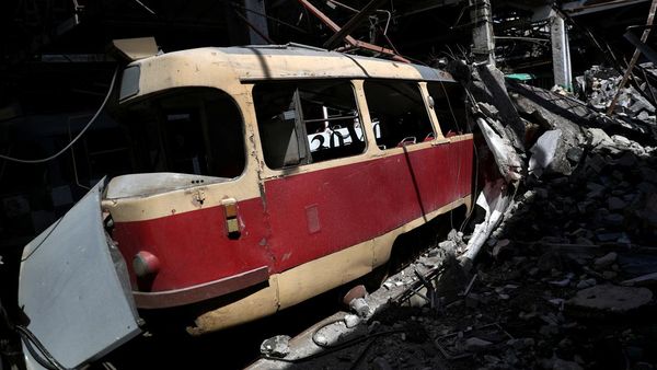 Depot Trem Ukraina Hancur Gegara Perang Lawan Rusia, Ini Fotonya