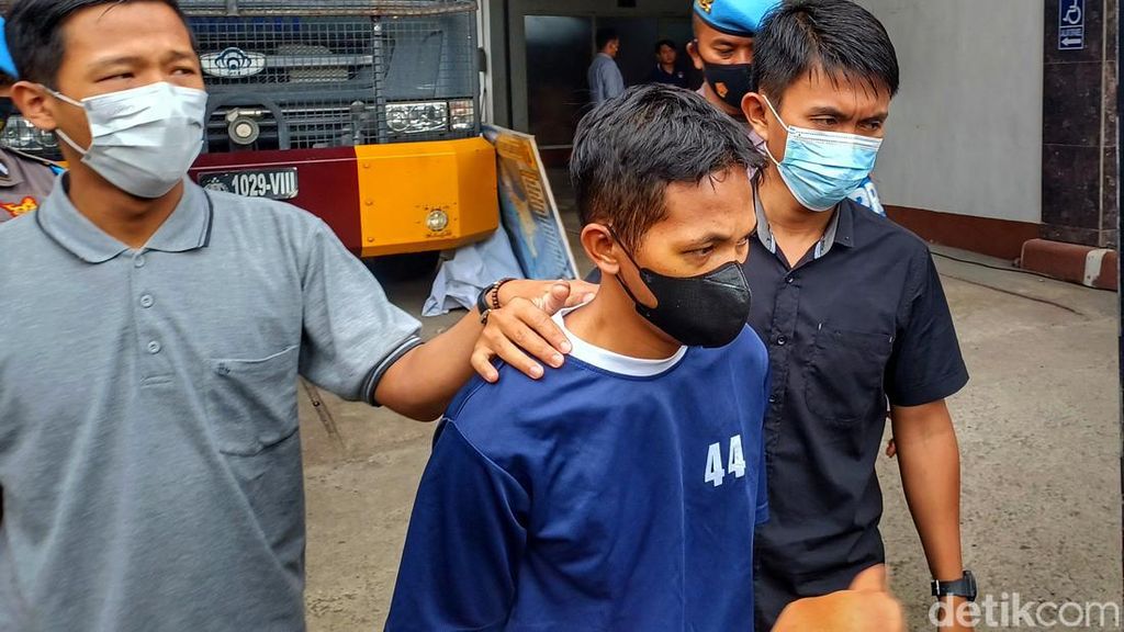 Nih, Tampang Paman yang Cabuli Keponakan Bermodal Es Krim di Bandung Nih, Tampang Paman yang Cabuli Keponakan Bermodal Es Krim di Bandung