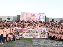 Ganjar Dinilai Merakyat, Emak-emak di NTT Dukung Nyapres 2024