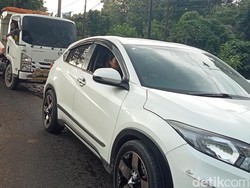 Jalan Berlubang-Amblas di Poros Malino Gowa, Pemotor Rawan Terjatuh