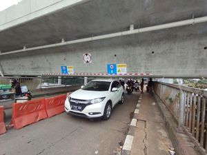 Viral! Jembatan Antilope Tertutup Girder Kereta Cepat, Awas Mobil Nyangkut Viral! Jembatan Antilope Tertutup Girder Kereta Cepat, Awas Mobil Nyangkut