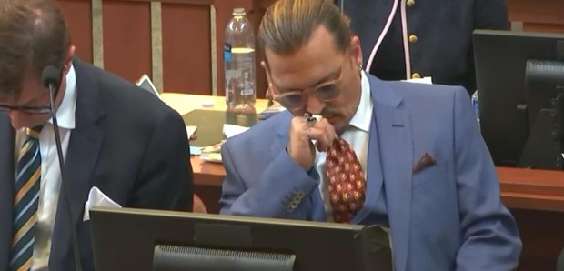 Johnny Depp Tertidur di Persidangan/Foto: Youtube/Daily Mail