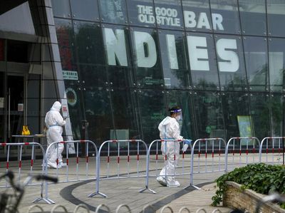 Kasus COVID Melonjak, Beijing Tutup Pusat Belanja dan Hiburan Malam
