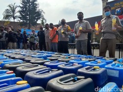 Gudang Miras di Kediri Digerebek, 4 Ribu Liter Ciu Bekonang Disita