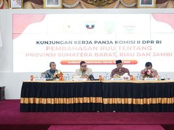 Gubernur Riau Usul Tenaga Honorer Diprioritaskan untuk Jadi ASN