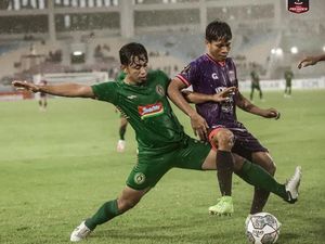 Babak Pertama, PSS Sleman Unggul 1-0 Atas Persita Tangerang Babak Pertama, PSS Sleman Unggul 1-0 Atas Persita Tangerang