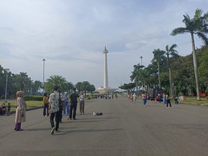 Warga Mulai Datangi Kawasan Monas yang Dibuka Lagi Usai 2 Tahun Tutup