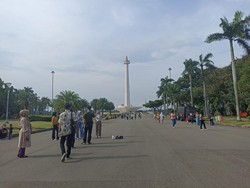 Warga Mulai Datangi Kawasan Monas yang Dibuka Lagi Usai 2 Tahun Tutup