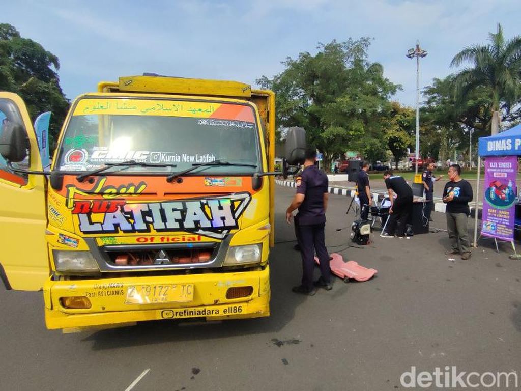 Targetkan Langit Bebas Polusi, Dishub Ciamis Gelar Uji Emisi Gratis Targetkan Langit Bebas Polusi, Dishub Ciamis Gelar Uji Emisi Gratis