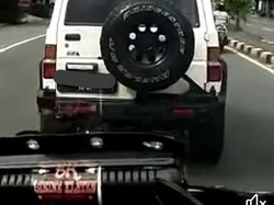 Heboh Video Jip Halangi Ambulans di Klaten