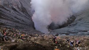 Larung Sesaji di Yadnya Kasada 2022