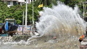 Begini Dahsyatnya Terjangan Gelombang Tinggi di India