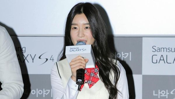 Potret Seo Yea Ji Berseragam Sekolah hingga Bergaun Putih Sebelum Viral di Eve