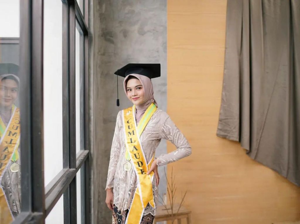 Cerita Aisha, Calon Dokter Gigi Penerima Beasiswa KIP-K Jadi Lulusan Terbaik