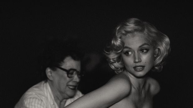 Blonde. Ana de Armas as Marilyn Monroe. Cr. Netflix © 2022