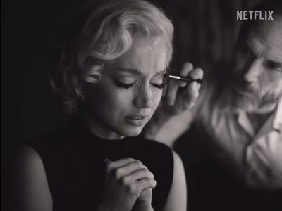 Potret Ana de Armas Sebagai Marilyn Monroe